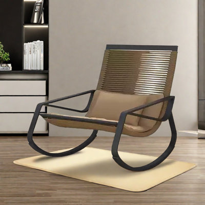 Chaise berçante tissée confortable et élégante