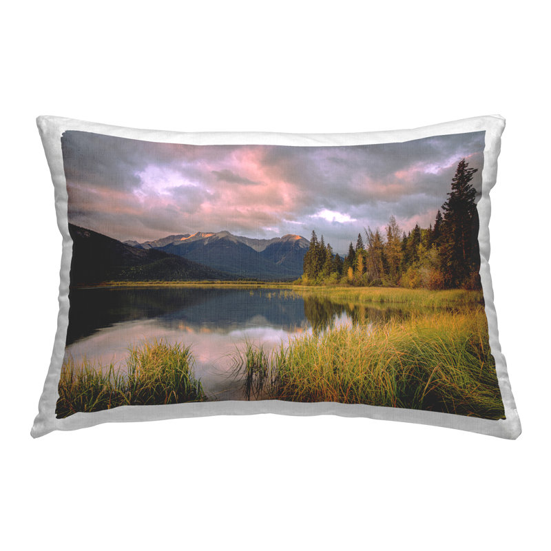 Coussin décoratif imprimé "Stormy Lake Scenery" par Margaret Clavell