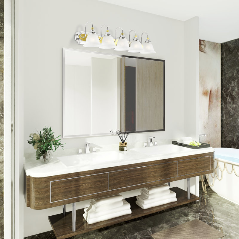 Éclairage de salle de bain à intensité variable 5 lumières Forestport, Chrome / laiton