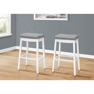 Tabouret de bar, ensemble de 2, hauteur de bar, siège de selle, bois blanc, aspect cuir gris, transitionnel