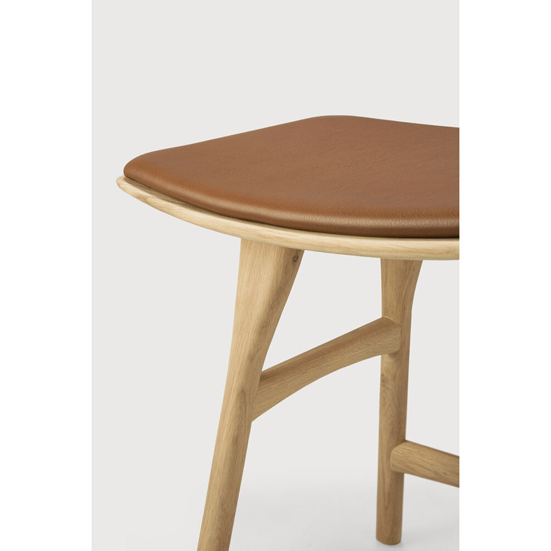 Osso 19.7" Short Stool, Varnished Oak, Brown