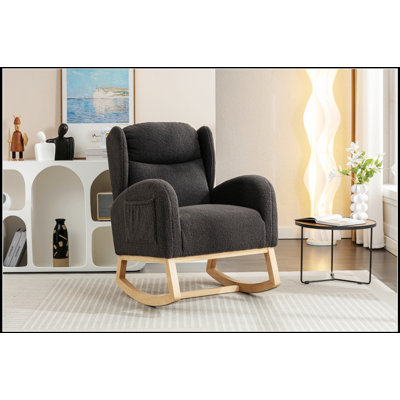 Chaise berçante confortable en tissu Teddy avec pieds en bois paquet, parfaite pour la détente et les intérieurs modernes, gris foncé