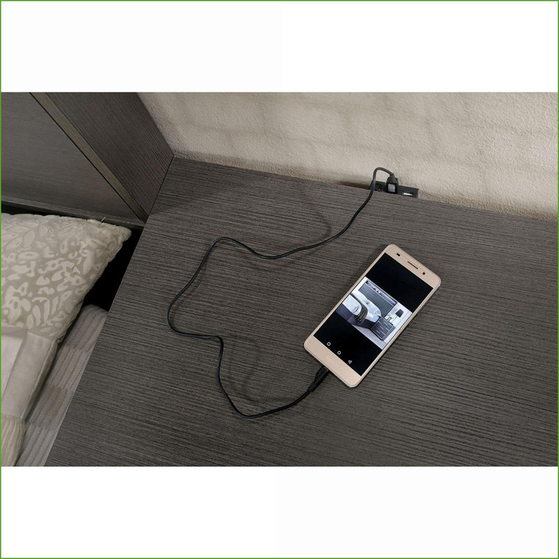 Table de chevet moderne en bois massif gris chaud avec port USB et amp; Garniture chromée