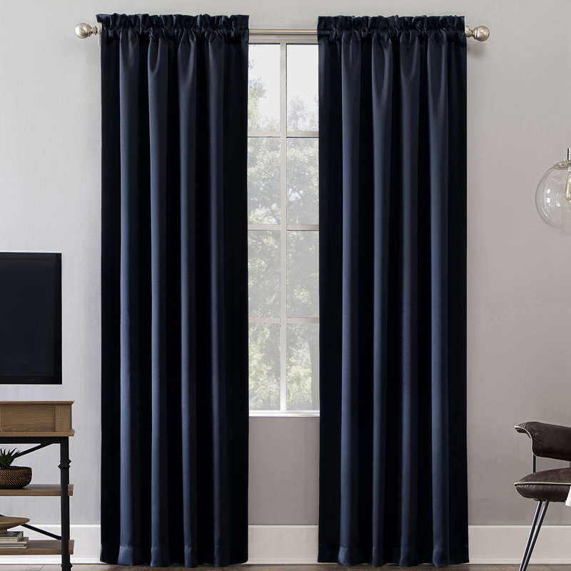 Panneau de rideau 100 % occultant avec passe-tringle de qualité cinéma Oslo Sun Zero, l 52 po x L 84 po, Bleu marine