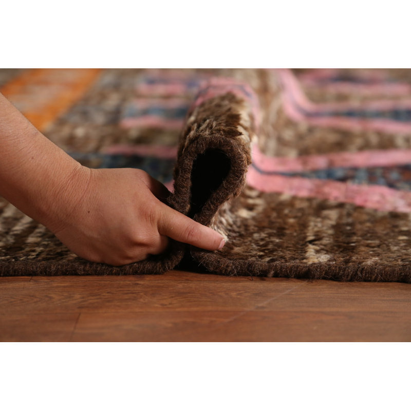 Tapis brun à motif géométrique oriental marocain 7 x 10