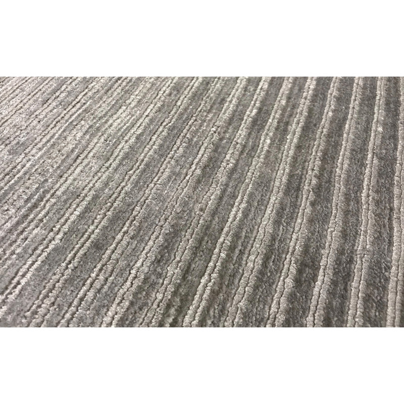 Tapis gris anthracite de haute qualité noué à la main