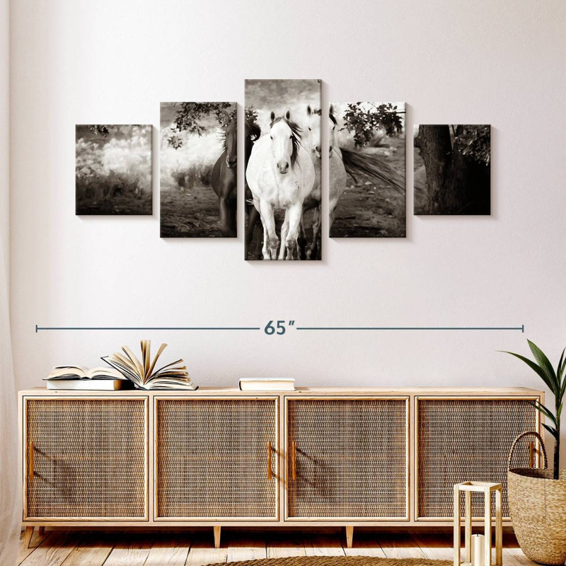 Trois chevaux sauvages sépia, H 24 po x l 55 po