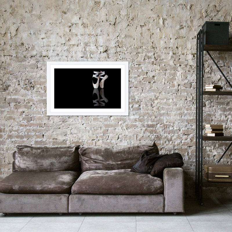 «Ballet» par Pauline Pentony, impression sur toile tendue, H 16 po x l 24 po x P 1 po, Papier avec cadre blanc