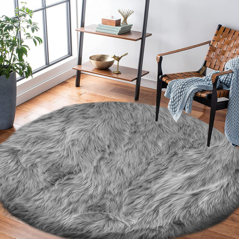 Gennine Faux Sheepskin Indoor Rug, Round 6'6"