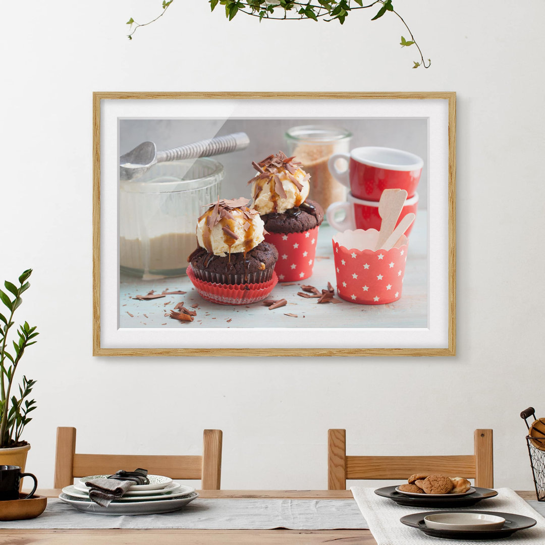 Gerahmtes Poster Vintage Cupcakes mit Eiscreme