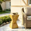 Table d'appoint extérieure en béton, 50 cm de hauteur, idéale pour terrasse ou jardin. Support pour plantes et tabouret décoratif.