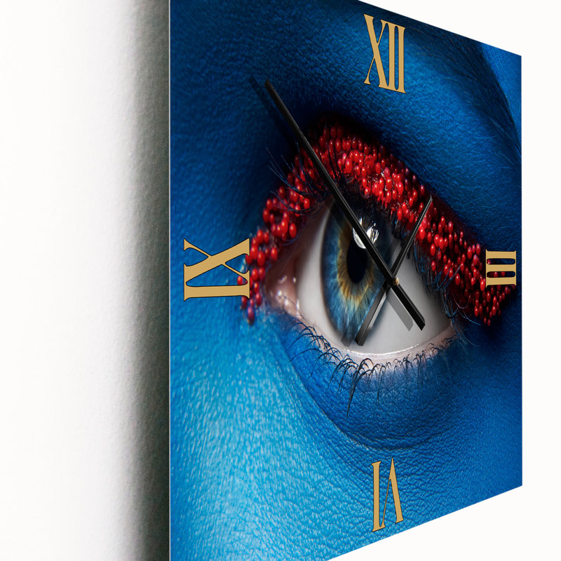 Horloge murale moderne œil féminin avec peinture bleue sur le visage et boules rouges, Très grand