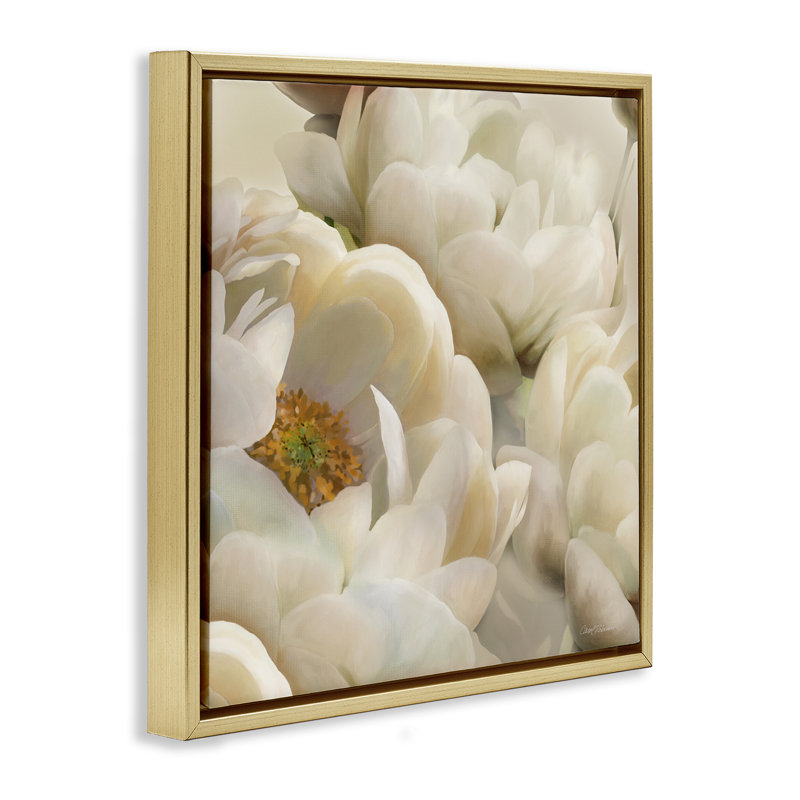 «Ivory Magnolia Petals», art mural encadré sur toile flottante par Carol Robinson, Cadre flottant métallique doré