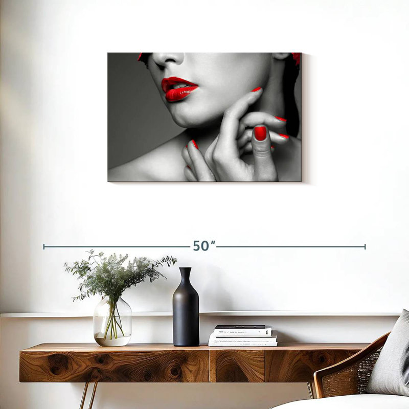 Pop rouge avec les yeux bandés, H 20 po x l 30 po