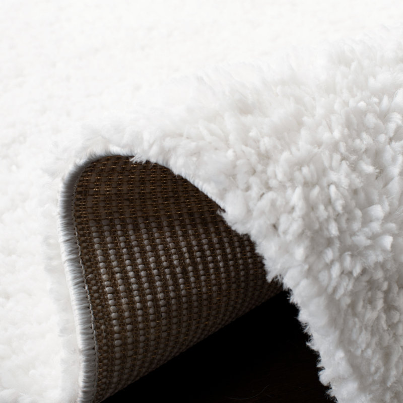 Brittney Performance solid color shag rug, Tapis de couloir 2 pi 3 po x 10 pi, White