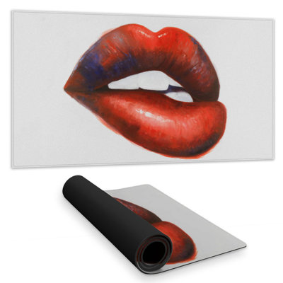 Beautiful red mouth - 15.75"x31.50" Desk mat