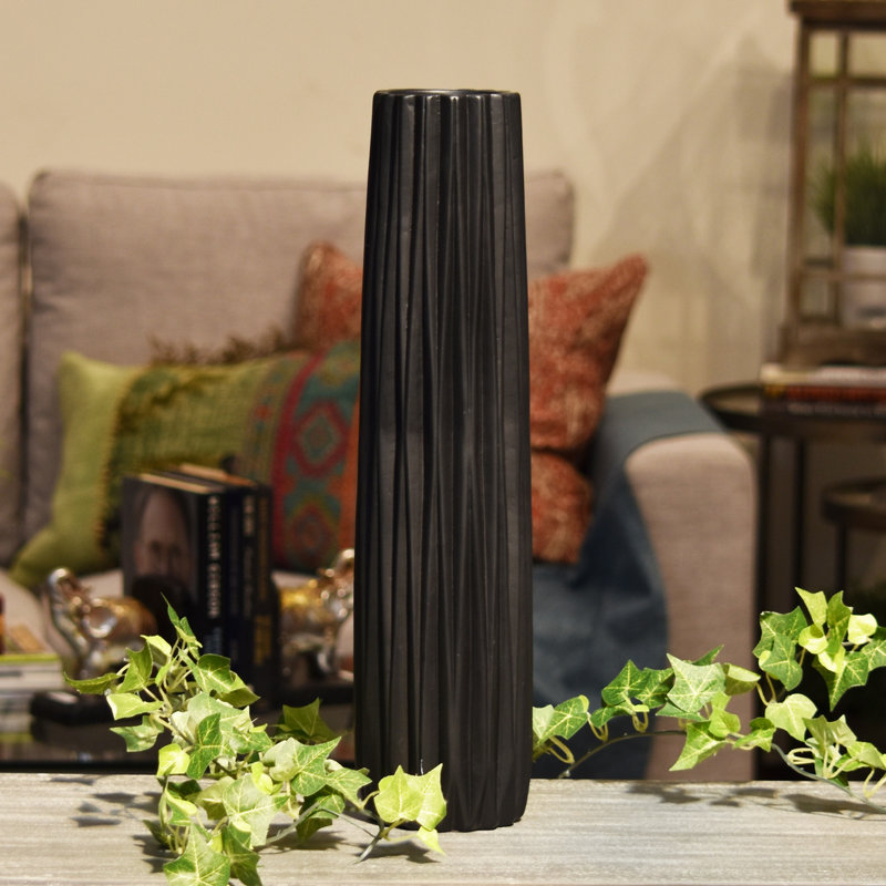 Vase de plancher allongée en céramique Locascio, H 23,5 po x l 5 po x P 5 po, Noir