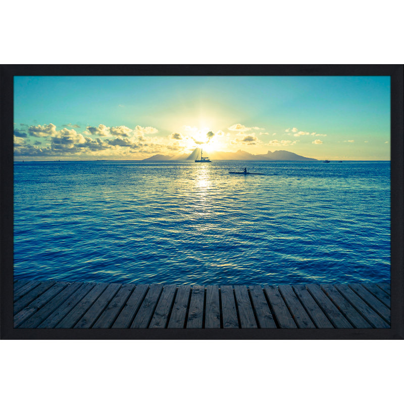 "In the Distance", reproduction de photo encadrée, H 27,5 po x l 39,5 po x P 0,75 po
