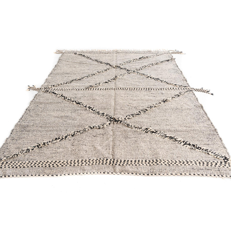 Tapis noir et blanc Mosser