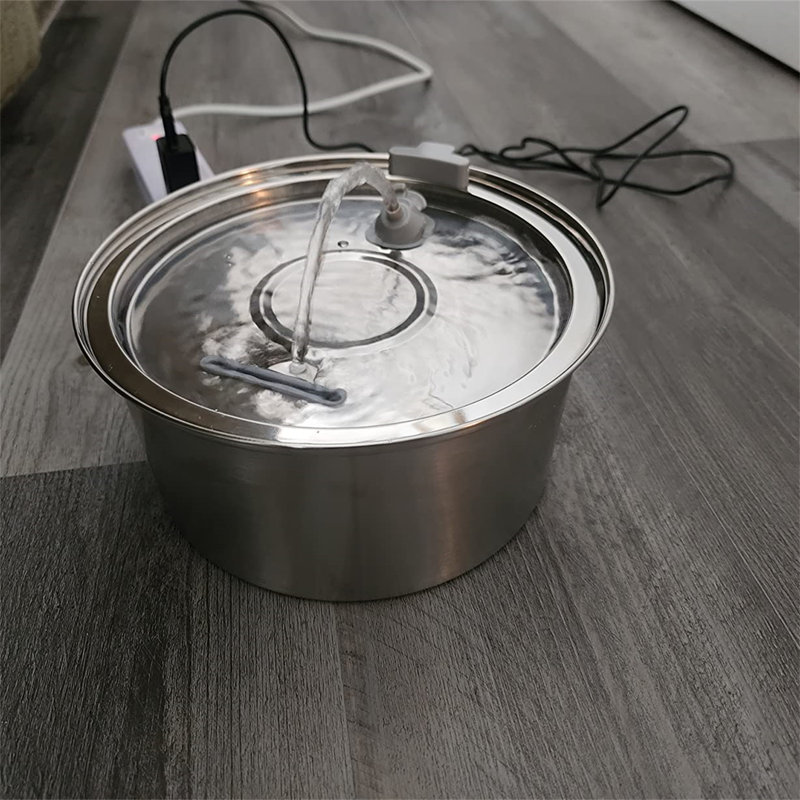 Plat à eau automatique
