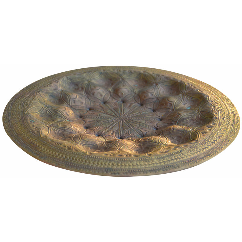 Plateau marocain en laiton avec détails gravés