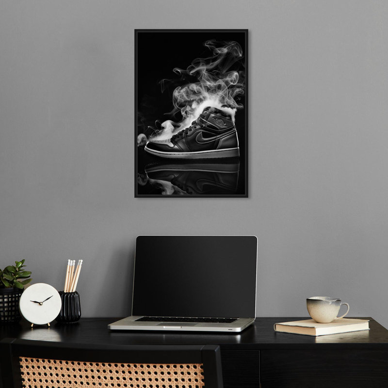 Impressions d'art sur toile de style Sneaker fumant en noir et blanc par Notoriart, H 16 po x l 11 po, Cadre noir