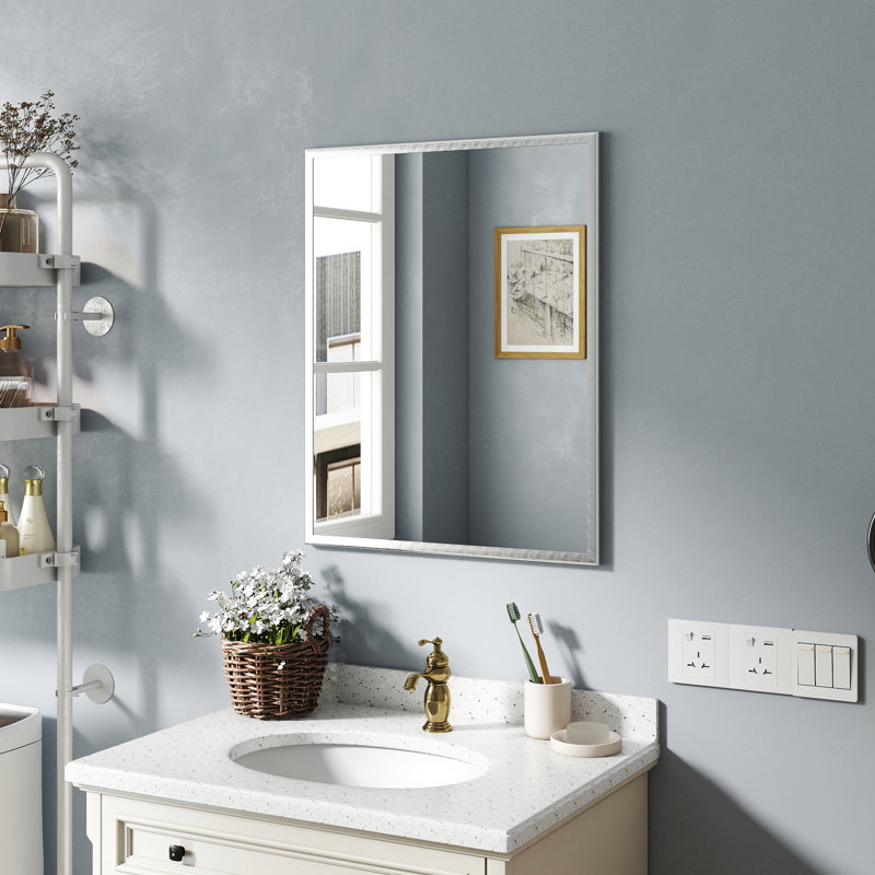 24 po, aluminium, argent, miroir de salle de bain, reflet compact, large et transparent, surface réfléchissante lisse et élégante