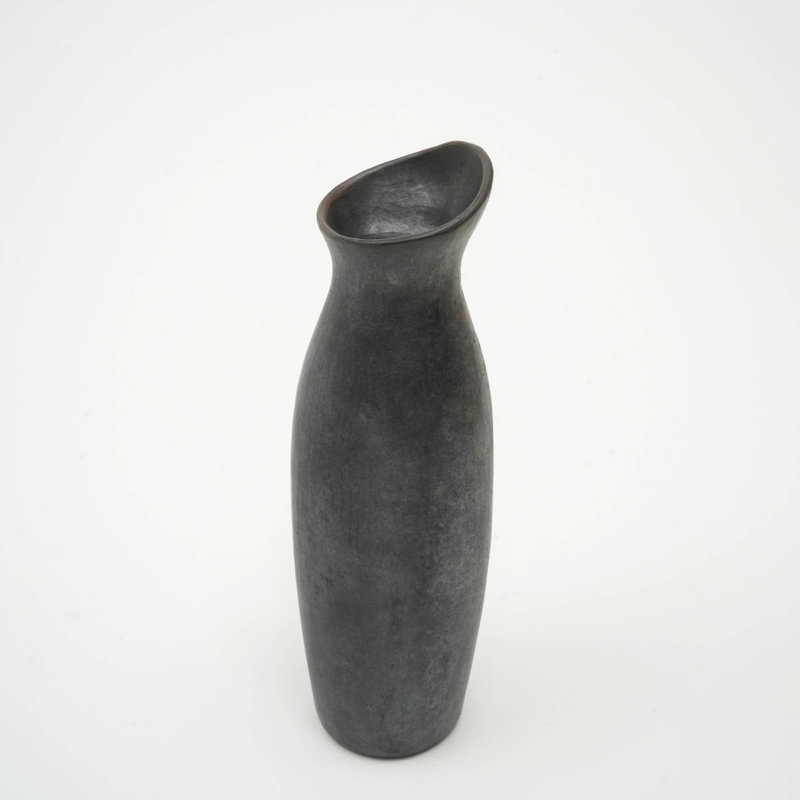 Vase | Vase noir Longpi Pottery | Décoration tribale fabriquée à la main | 3,5 x 3,5 x 11,5 po