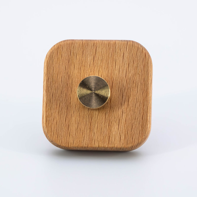 Poignée carrée moderne en bois avec bords arrondis