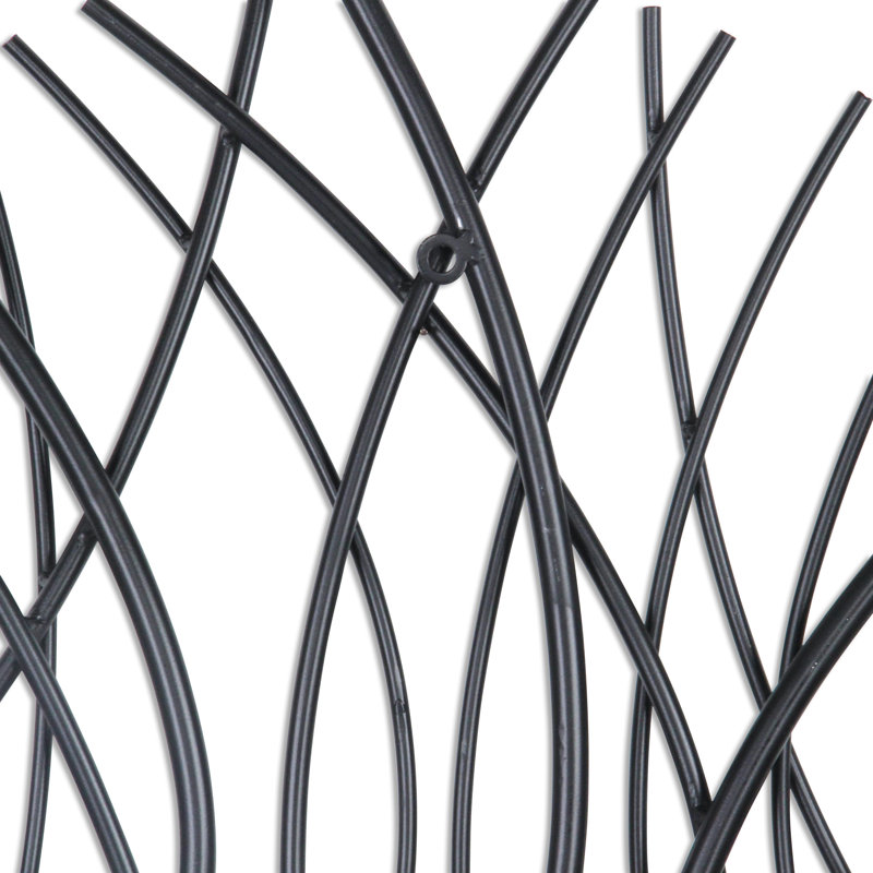 Sculpture dimensionnelle abstraite en métal, Noir, H 24 po x l 1,25 po x P 24 po