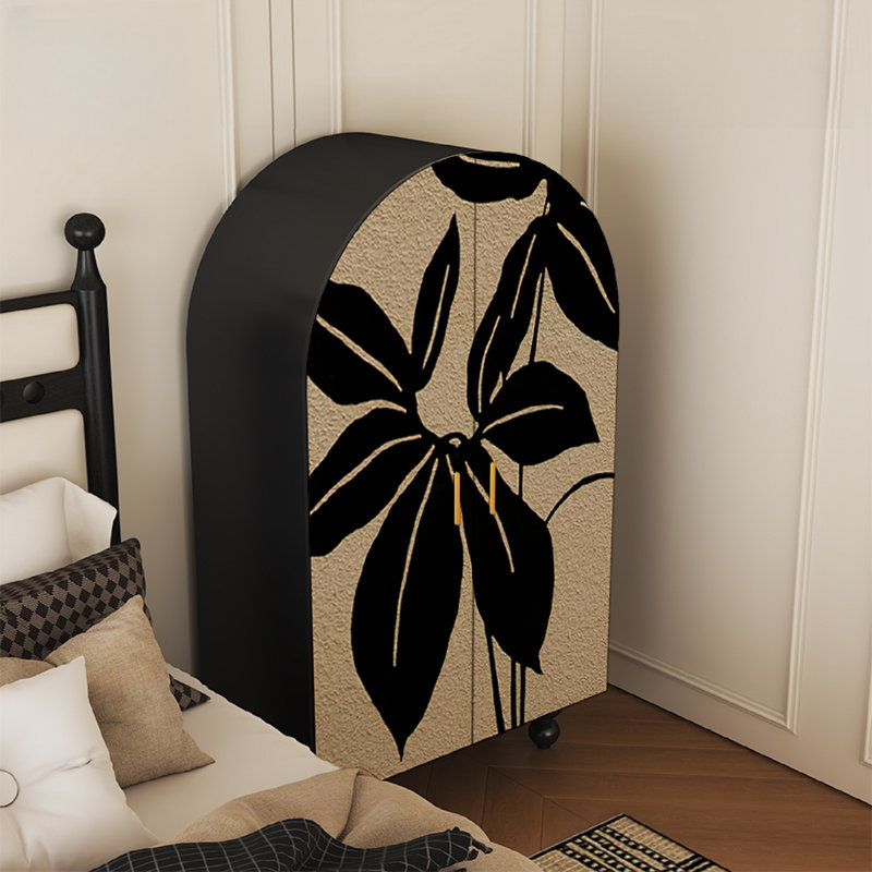 Armoire arquée avec tablettes et portes