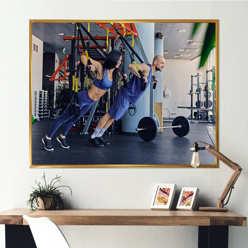 Athlétisme Couple, robes, entraînement sur toile, Cadre flottant doré, H 16 po x l 32 po x P 1 po