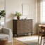 Grande commode à 4 tiroirs avec bois massif, finition brun foncé brossé et boutons en métal pour la chambre à coucher et la chambre de bébé-1002434015