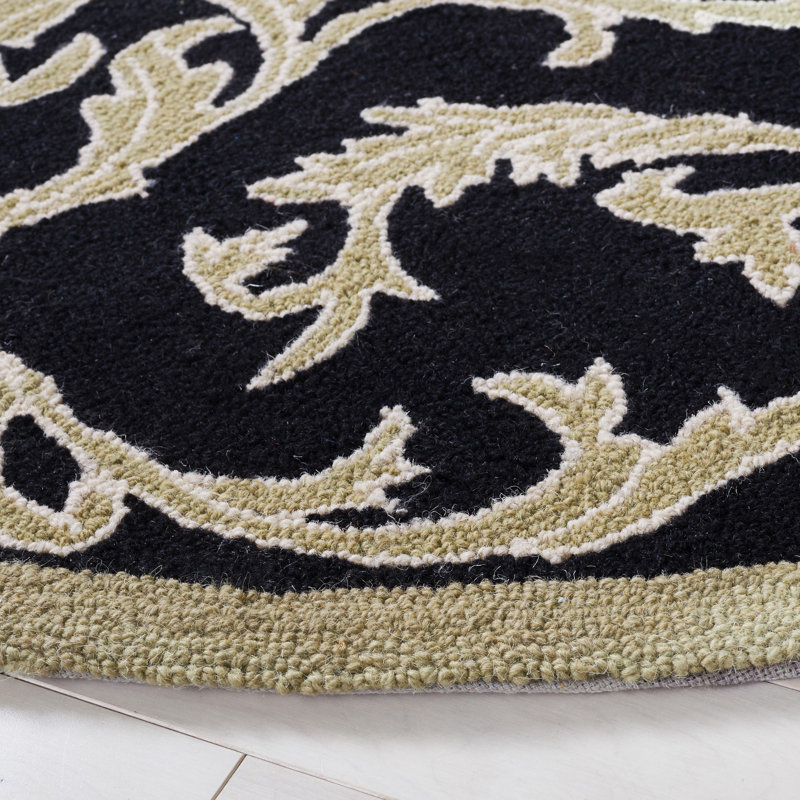 Tapis floral en laine crocheté à la main