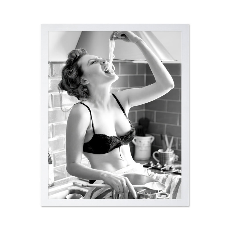 Femme spaghetti, Affiche, Encadrement blanc, H 16 po x l 20 po