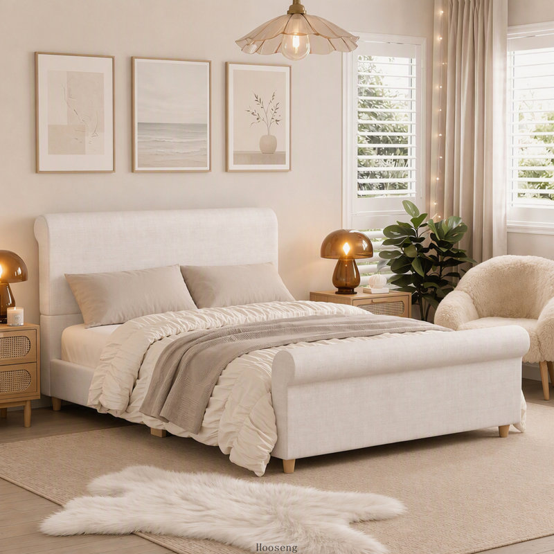 Lit plateforme Queen capitonné de style traîneau avec tête de lit haute, pied de lit arrondi, pieds et lattes en bois massif, beige