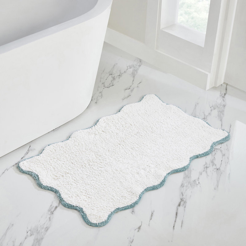 Tapis pour salle de bain en coton Ebern Designs Home Whitman, Simple - L 34 po x l 21 po, Blanc / aqua