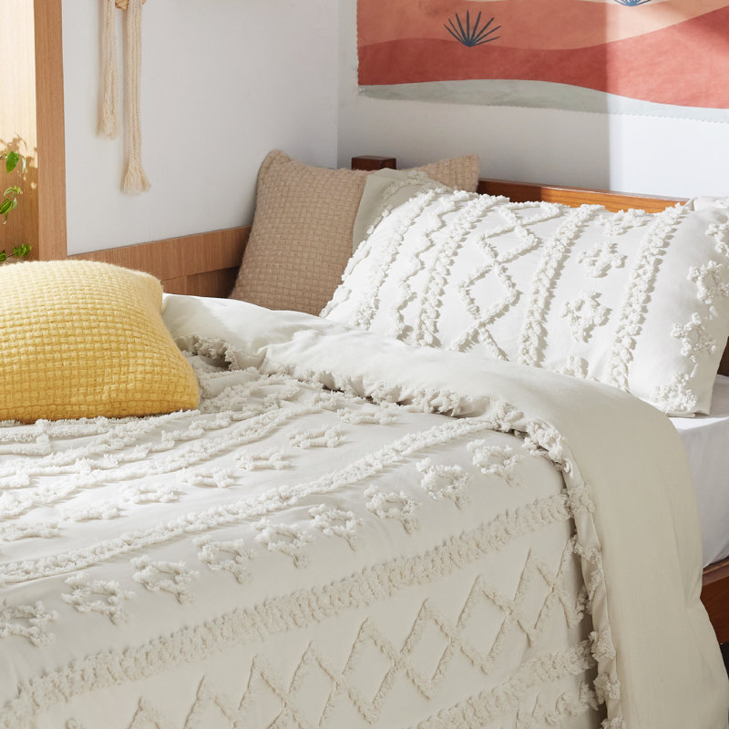 Bedsure Farmhouse Shabby Elegance Tufted Boho Comforter Set, Twin Comforter + 1 Standard Sham, Beige