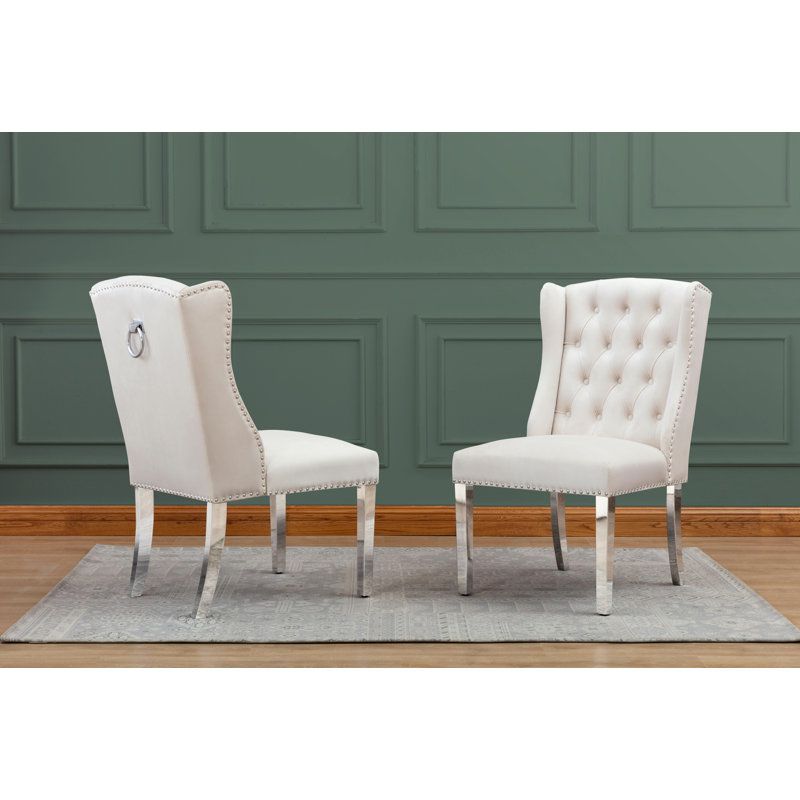 Chaise d’appoint rembourrée en velours avec capitonnage Manawa, Argent, Crème