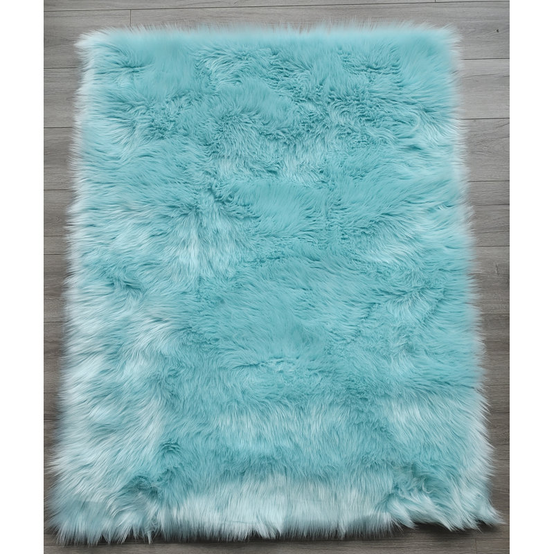 Macie-Lou Faux Sheepskin Indoor Rug, Rectangle 4' x 6'
