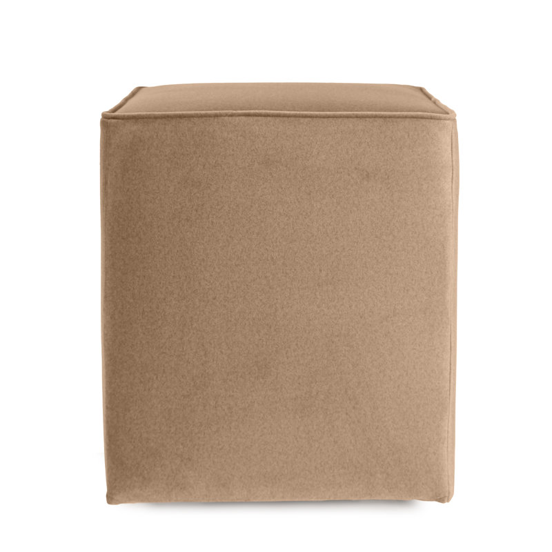Universal Cube Epping Camel, Chameau