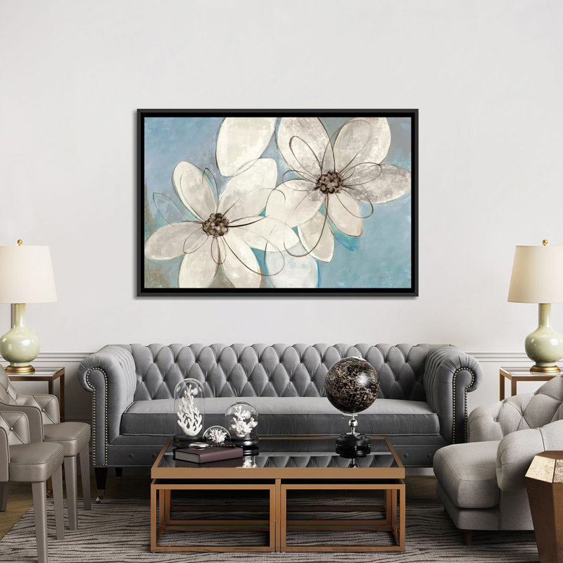 «Blue and Neutral Floral» par Silvia Vassileva, impression sur toile tendue, H 40 po x l 60 po x P 1,5 po, Pas de tapis