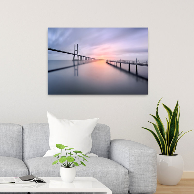 Pont tranquille au coucher du soleil, H 24 po x l 36 po