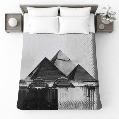 Couvre-lit matelassé noir et blanc Pyramids toutes tailles