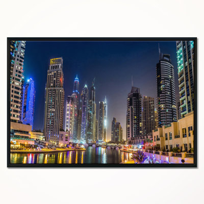 « dubai centre of summer night », reproduction de photo sur toile tendue encadrée