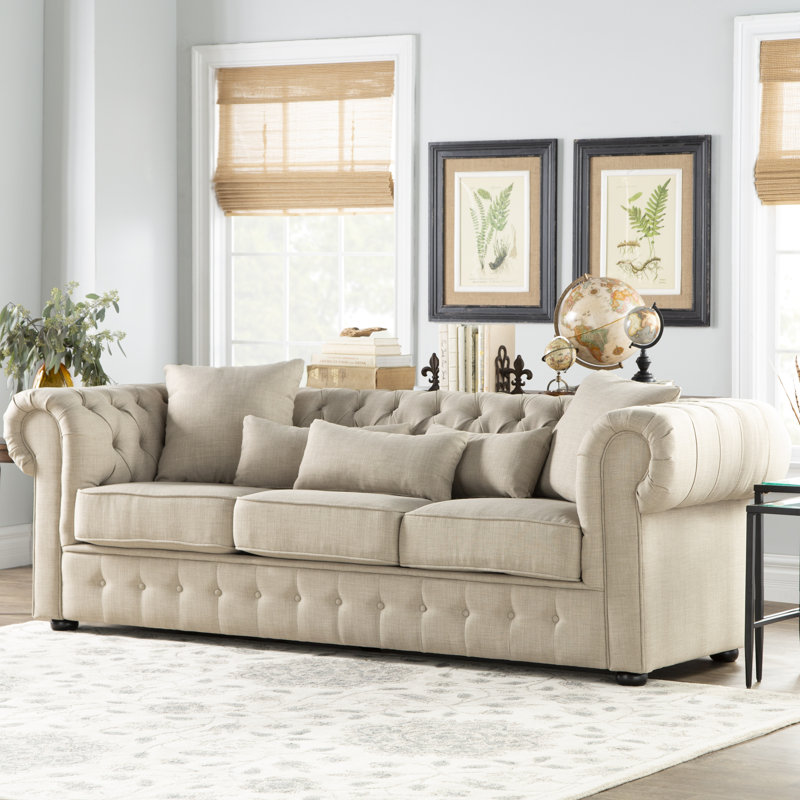 Canapé Chesterfield à accoudoirs roulés 98,5 po avec coussins réversibles Zaffelare, Taupe