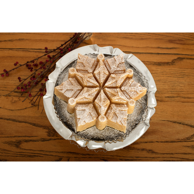 Nordic Ware Snowflake Cake Pan