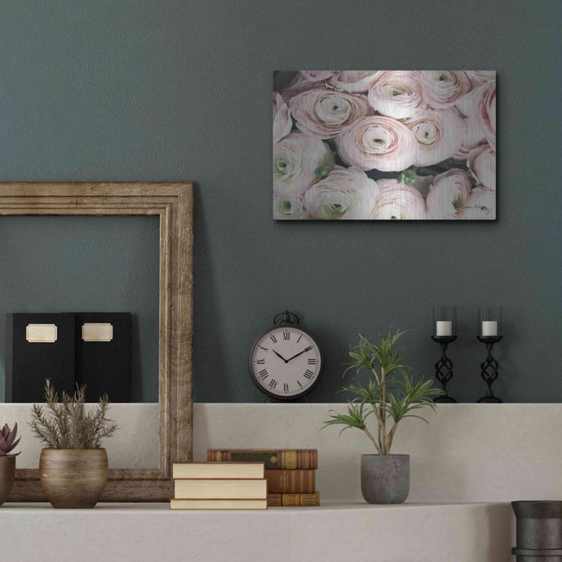 Art mural en métal luxueux «Soft Pink Ranunculus» par Susan Ball, 36 po x 24 po, H 12 po x l 16 po