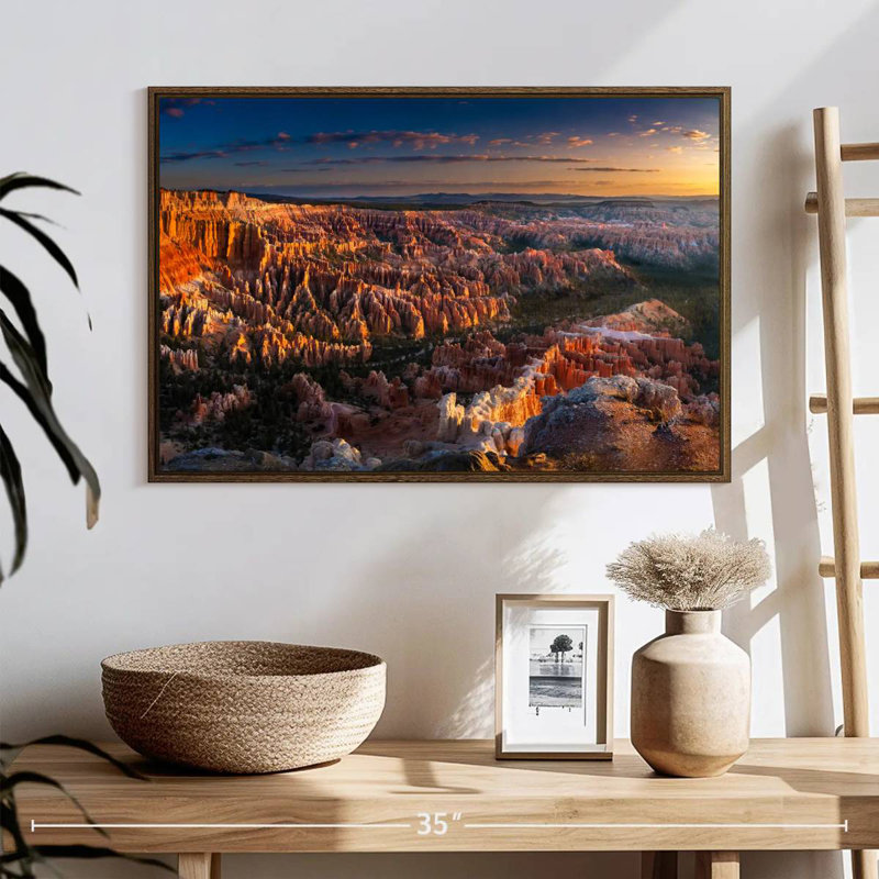 Bryce Canyon At Dawn, 25 po x 17 po, Cadre flottant noyer