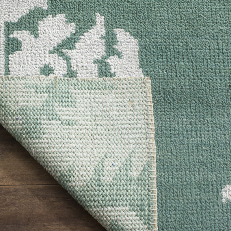 Stone Wash Hand Knotted Wool/Viscose/Cotton Floral Rug in Green/White, Rectangle 4' x 6'